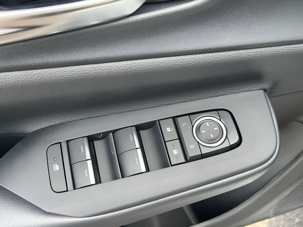 New 2026 Toyota Prius Plug-In Hybrid FWD image 10