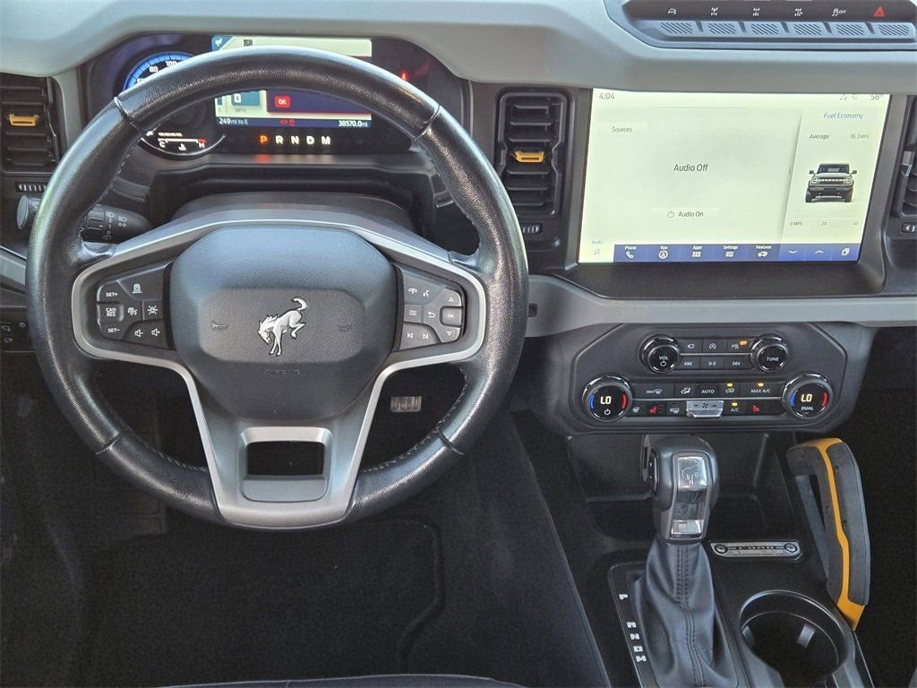 Used 2023 Ford Bronco Badlands image 11