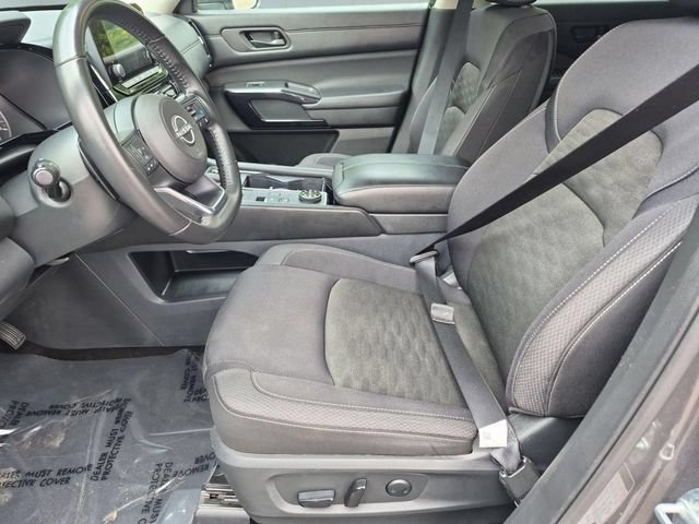 Used 2024 Nissan Pathfinder SV AWD/4WD image 12