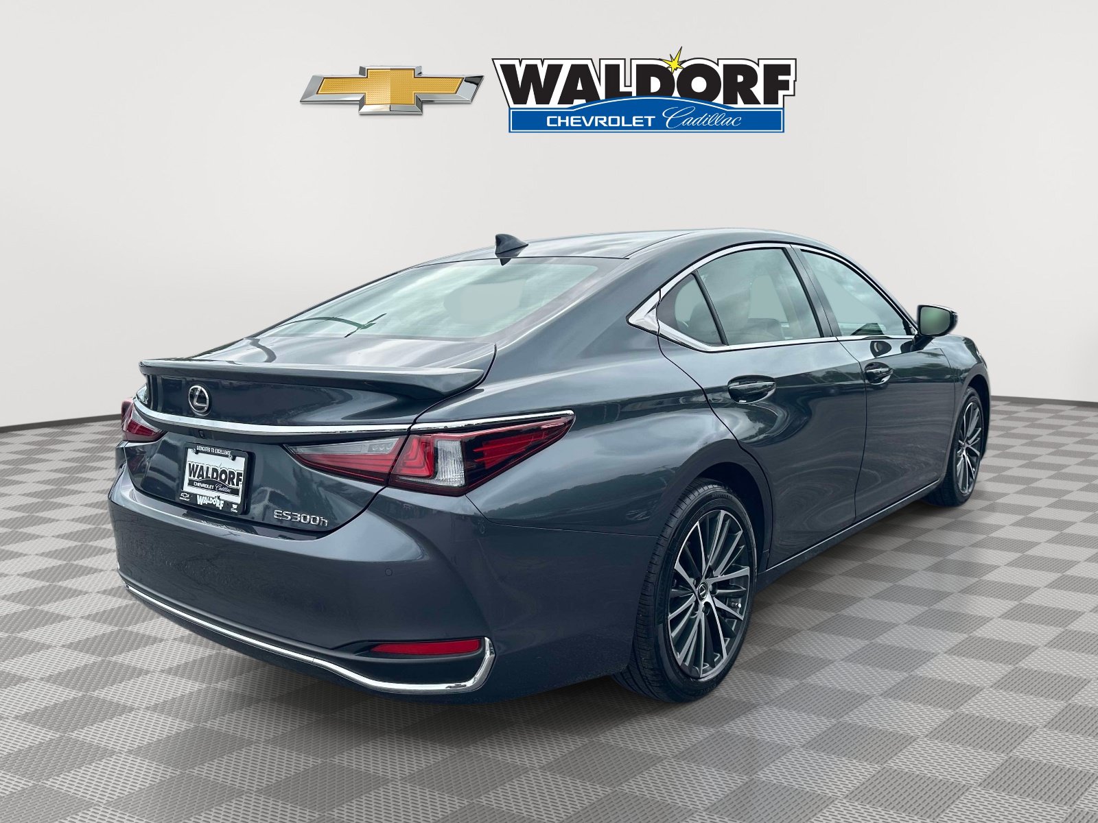 Used 2025 Lexus ES 300h w/ Premium Package FWD image 6