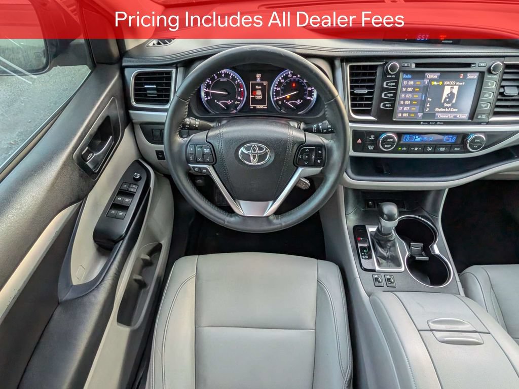 Used 2016 Toyota Highlander XLE FWD image 17