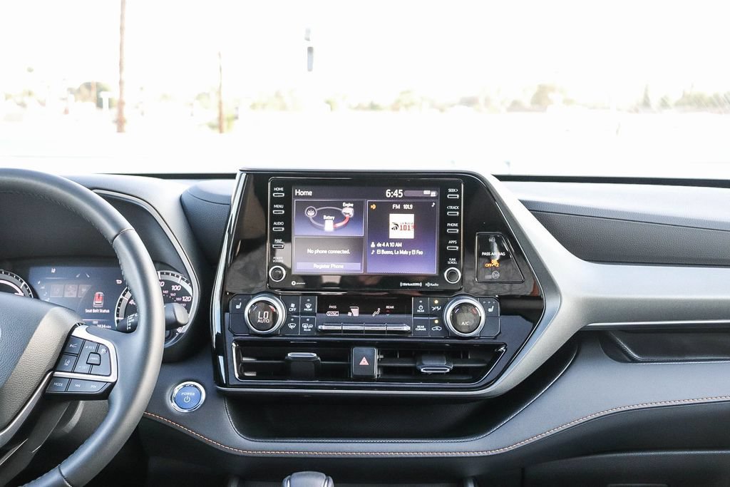 Used 2022 Toyota Highlander Bronze Edition AWD/4WD image 15