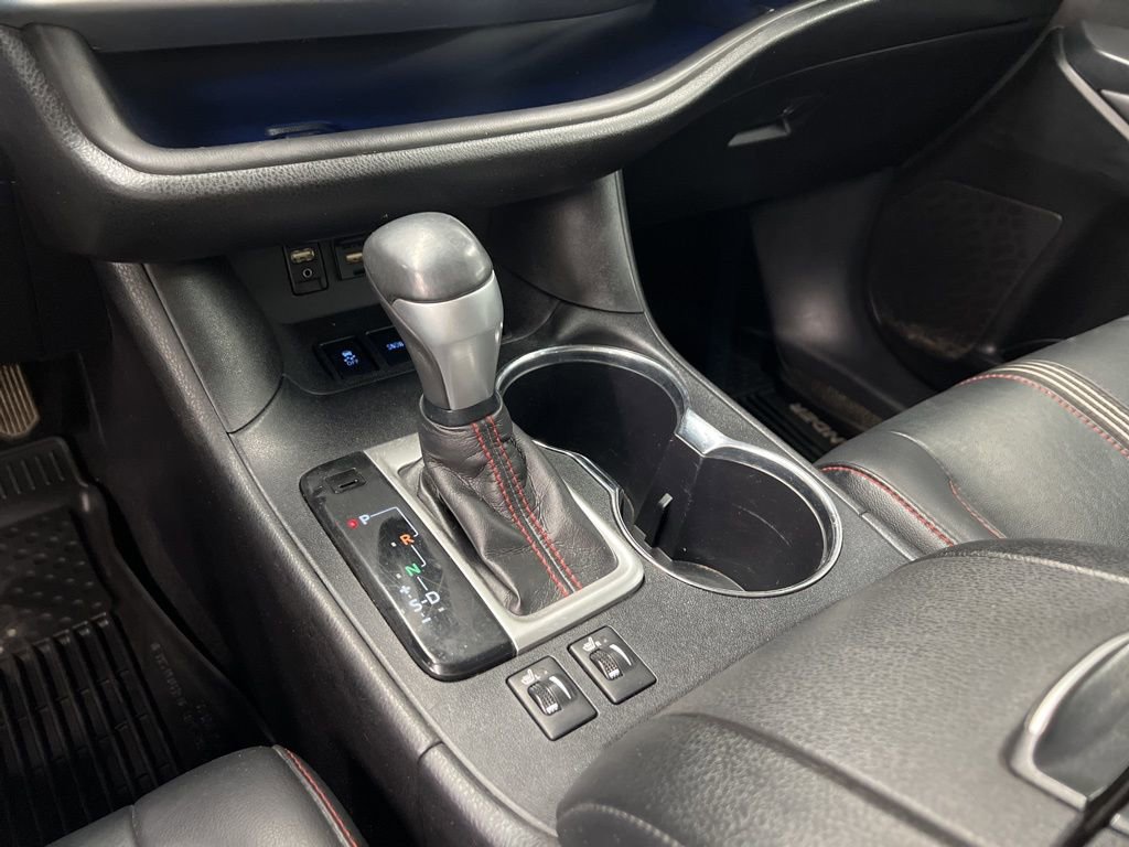 Used 2019 Toyota Highlander SE FWD image 22