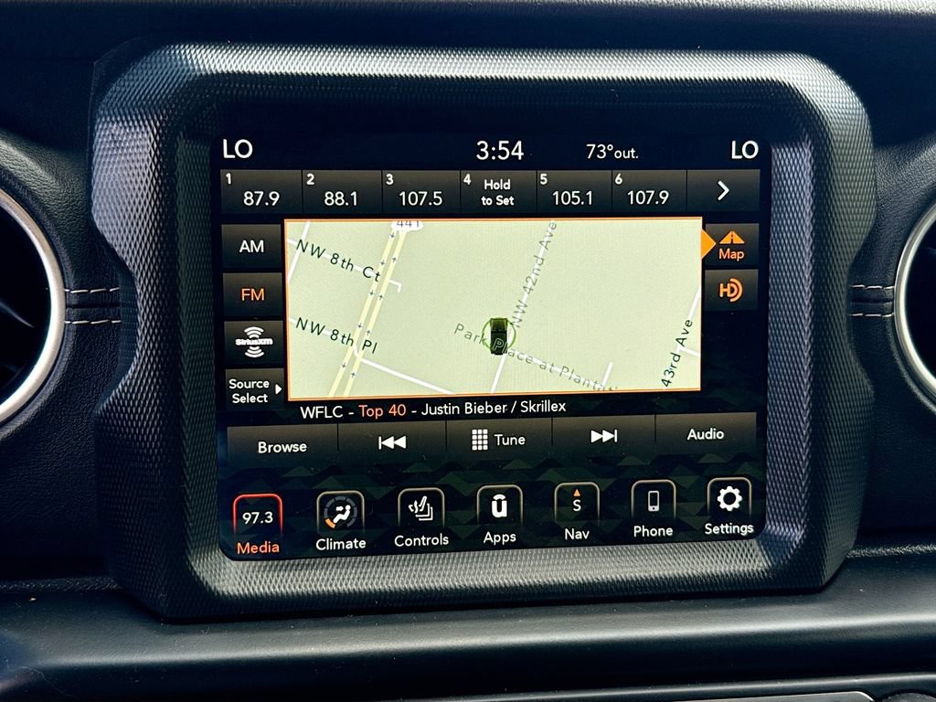 Used 2022 Jeep Wrangler Unlimited Sahara w/ Cold Weather Group AWD/4WD image 16