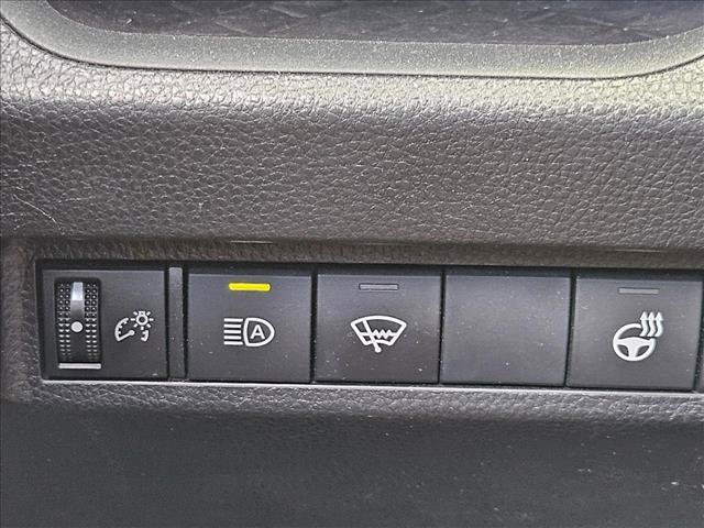 Used 2021 Toyota RAV4 SE w/ Weather & Moonroof Package AWD/4WD image 9