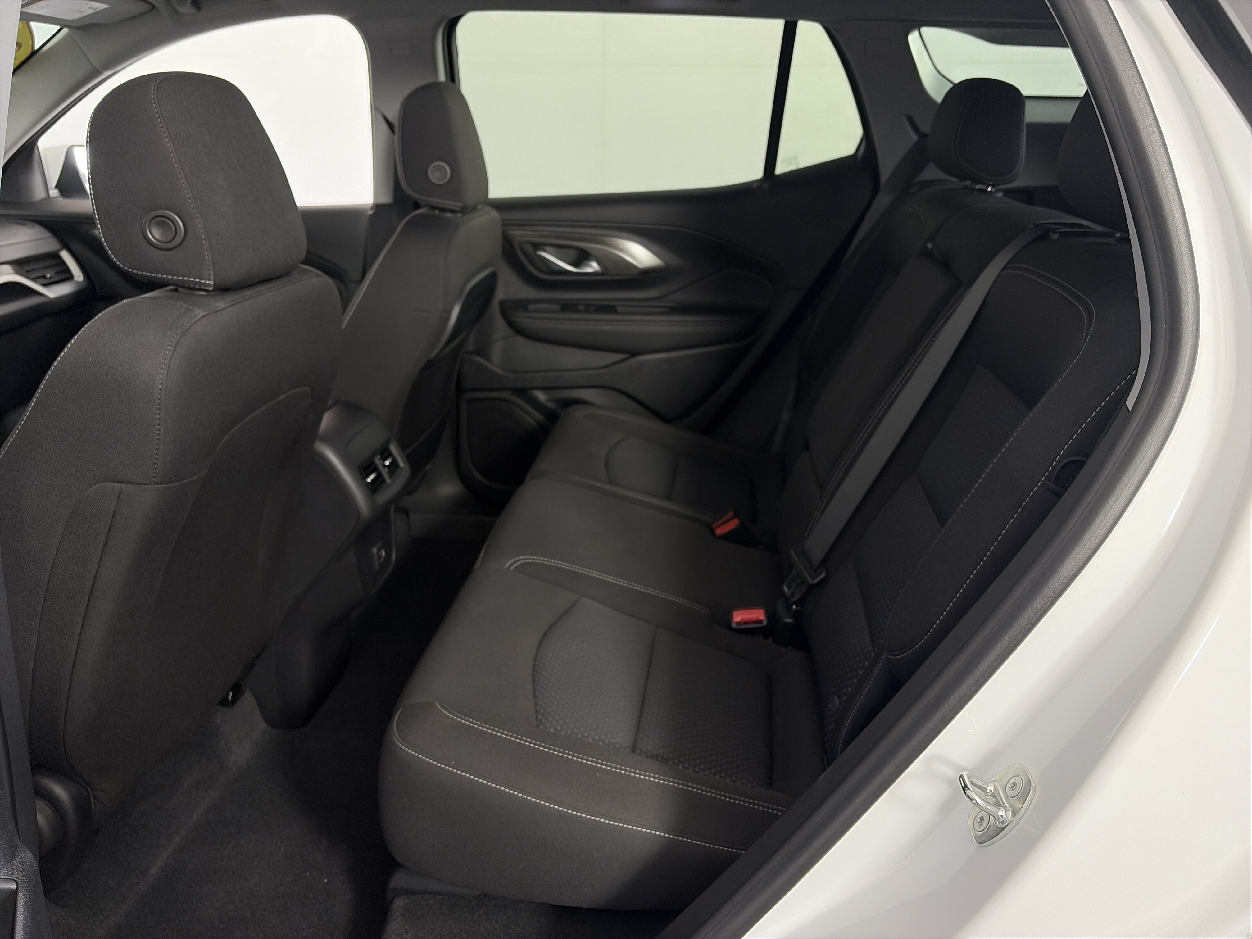 Used 2023 GMC Terrain SLE FWD image 7