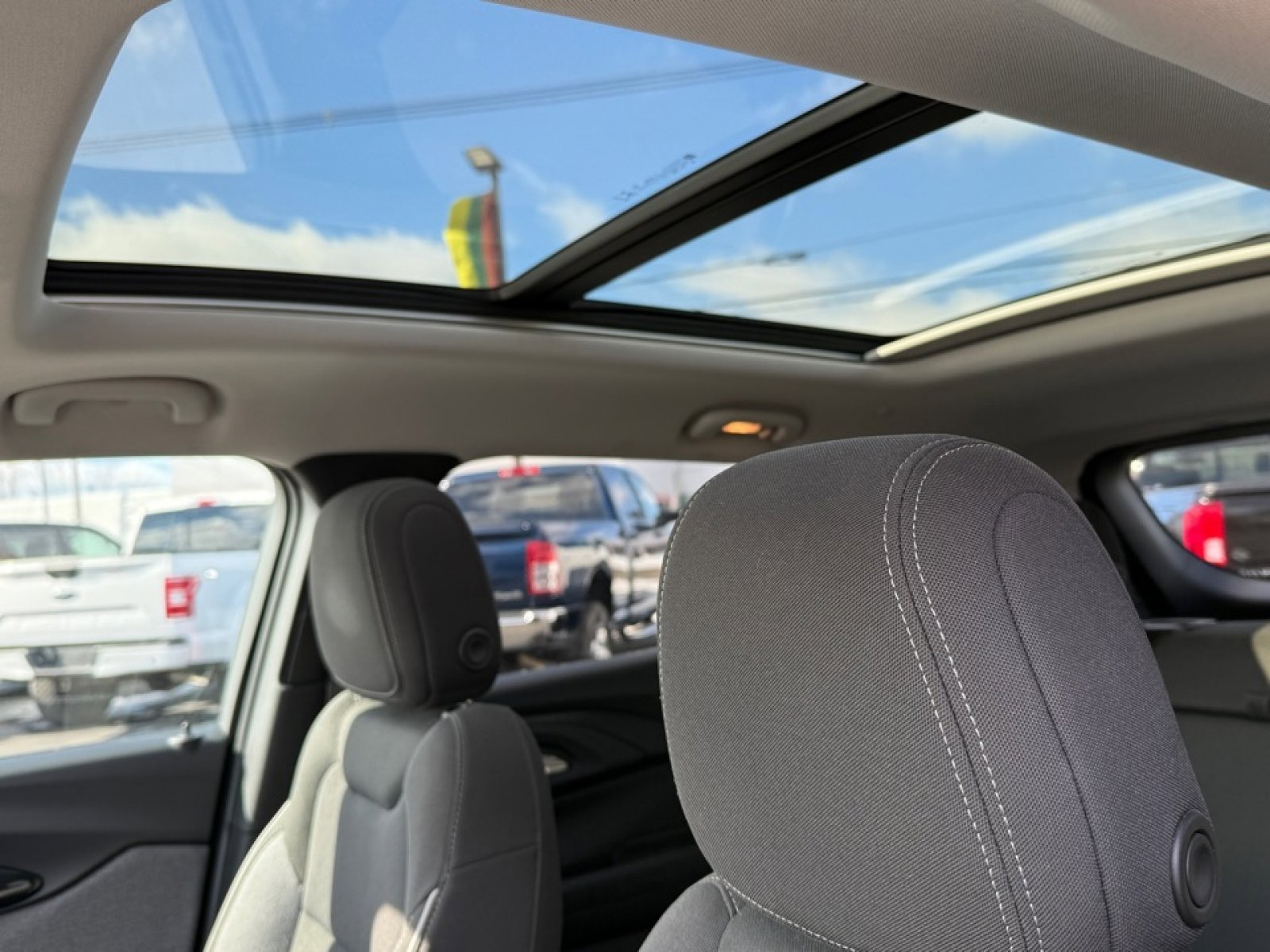 Used 2023 Chevrolet TrailBlazer LT w/ Sun and Liftgate Package image 38