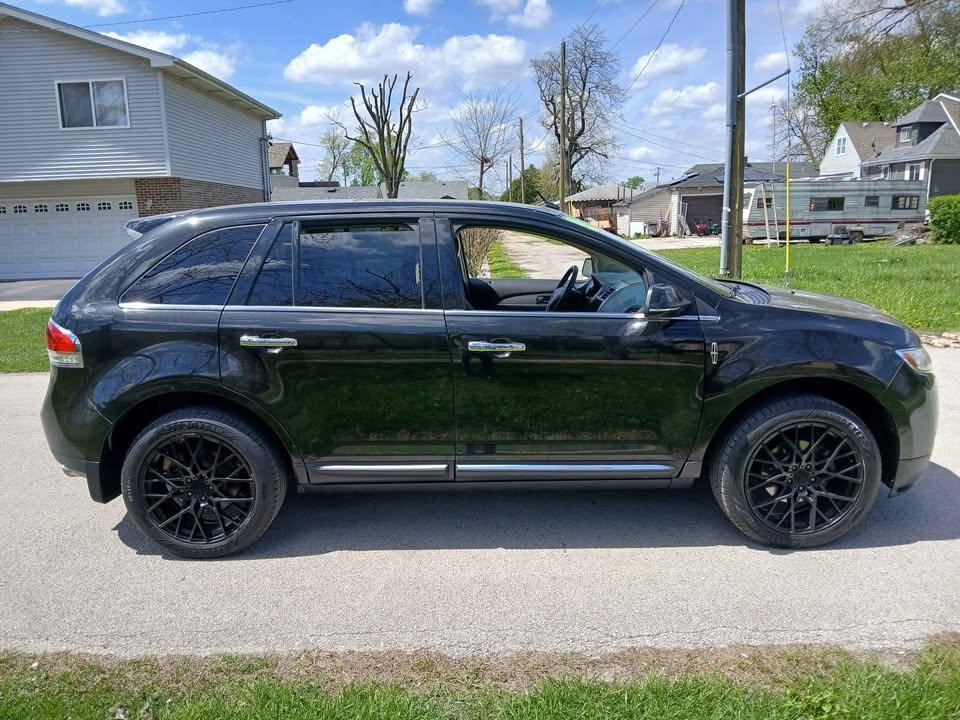 Used 2013 Lincoln MKX AWD image 5