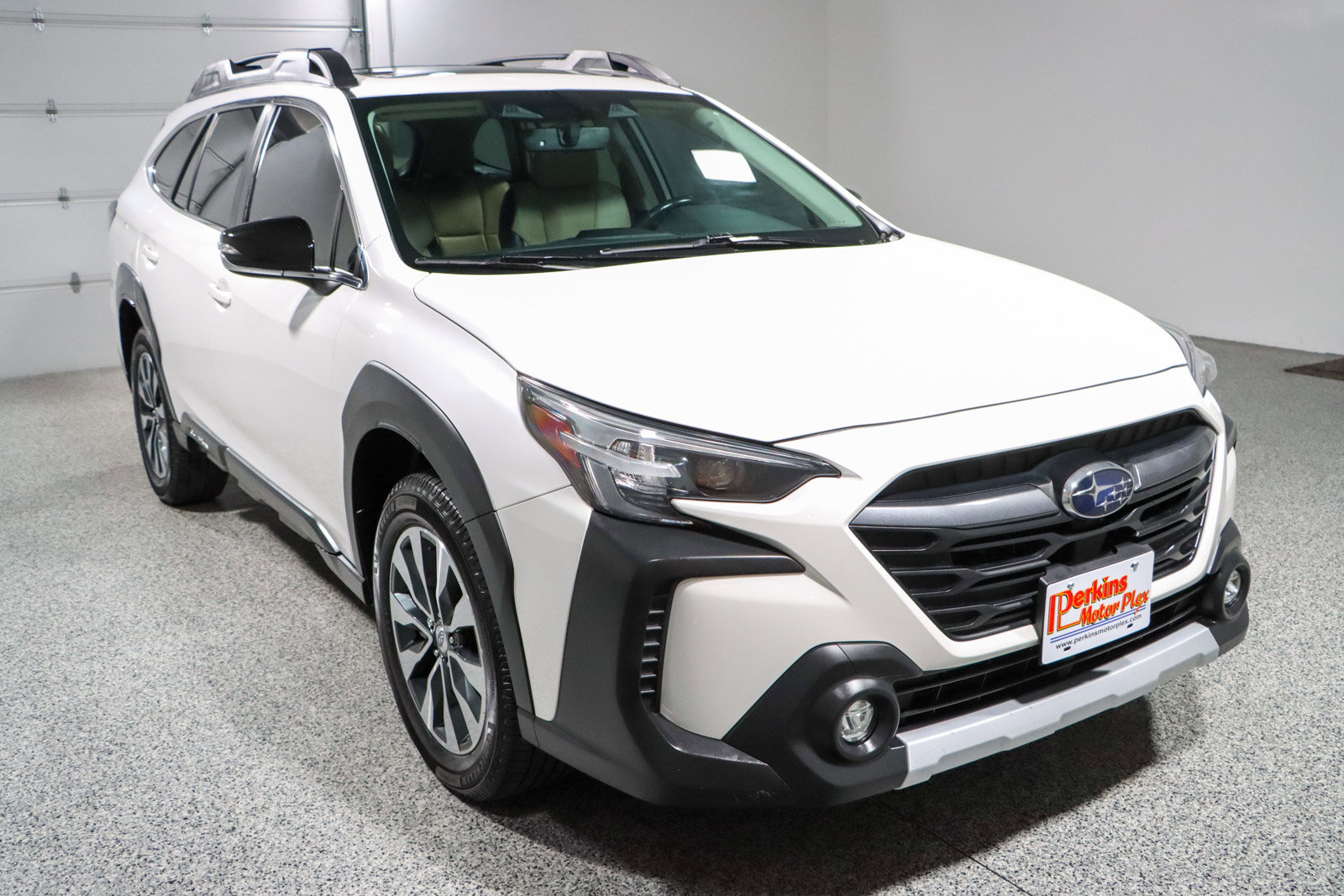 Used 2023 Subaru Outback Limited AWD/4WD image 5