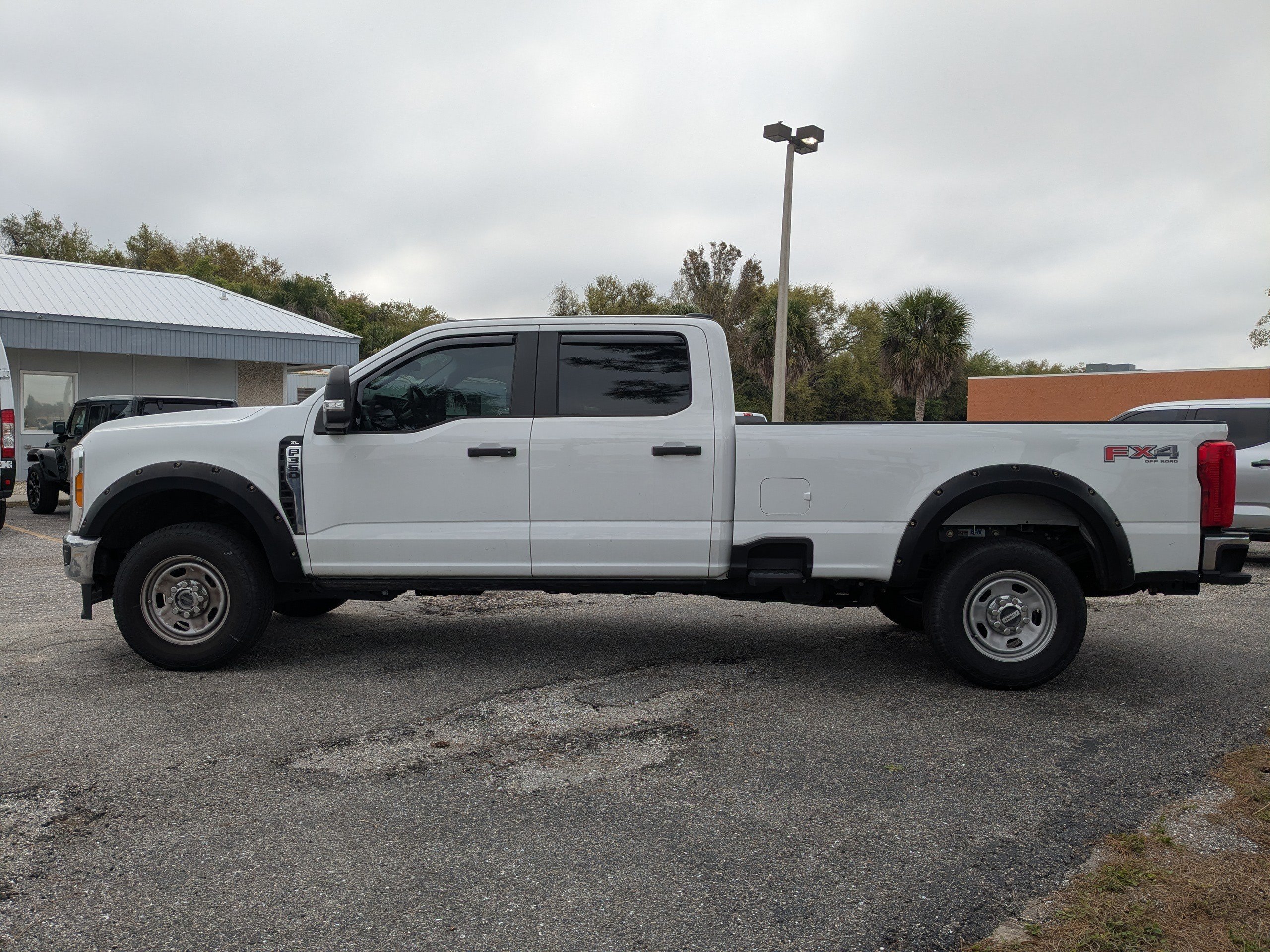 Used 2023 Ford F350 XL w/ FX4 Off-Road Package AWD/4WD image 7