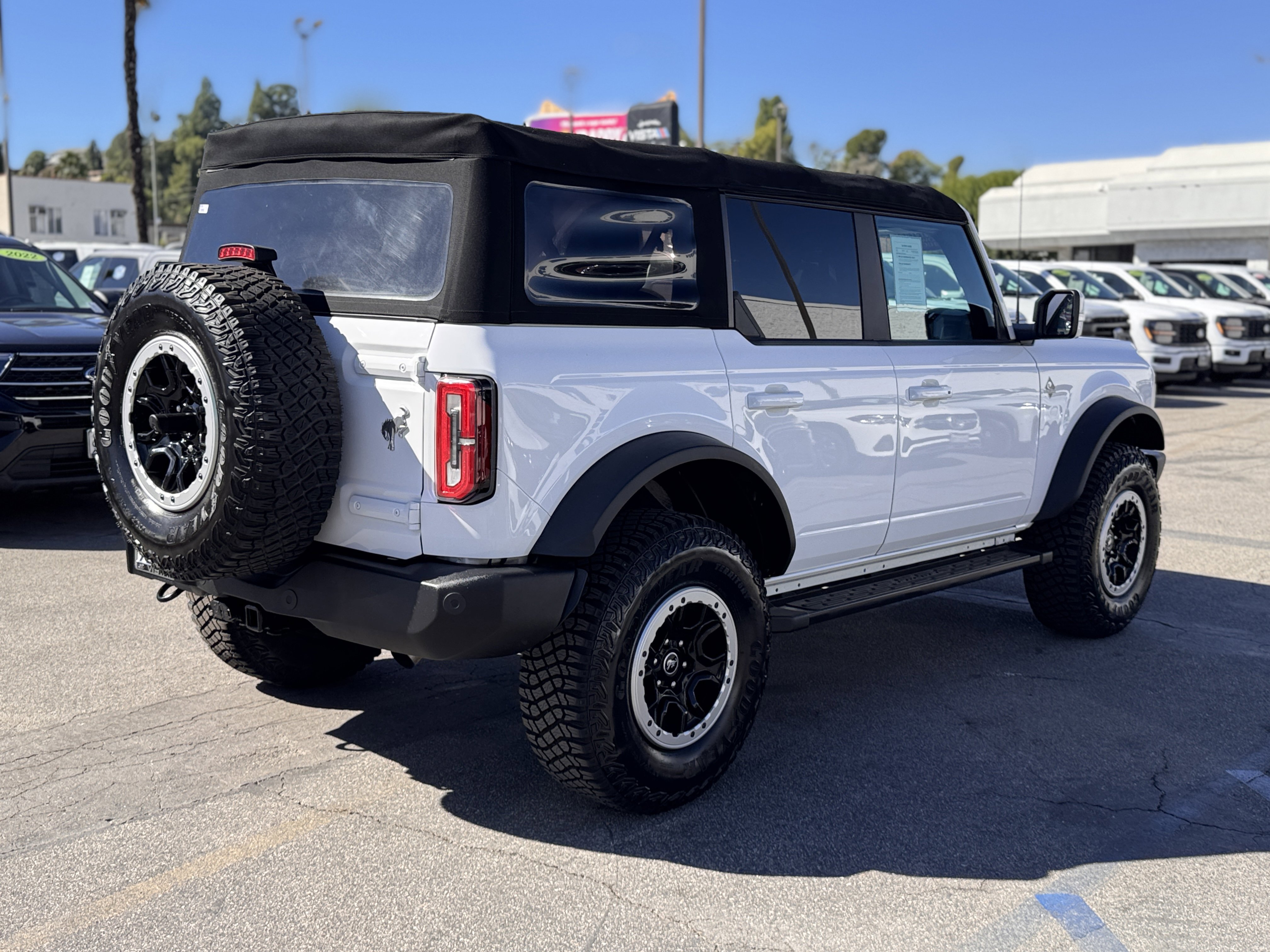 Certified 2022 Ford Bronco Outer Banks w/ Sasquatch Package image 9
