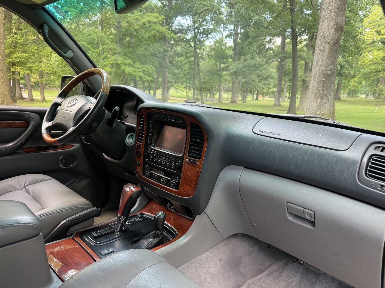 Used 2002 Lexus LX 470 4WD image 36