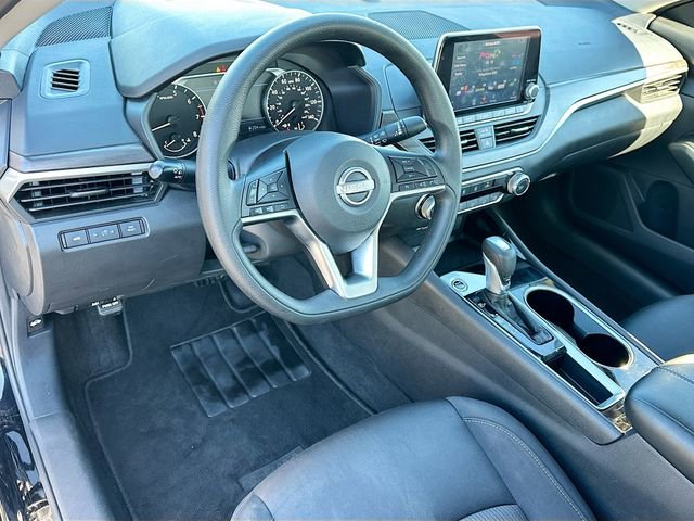 Used 2024 Nissan Altima 2.5 SV image 9