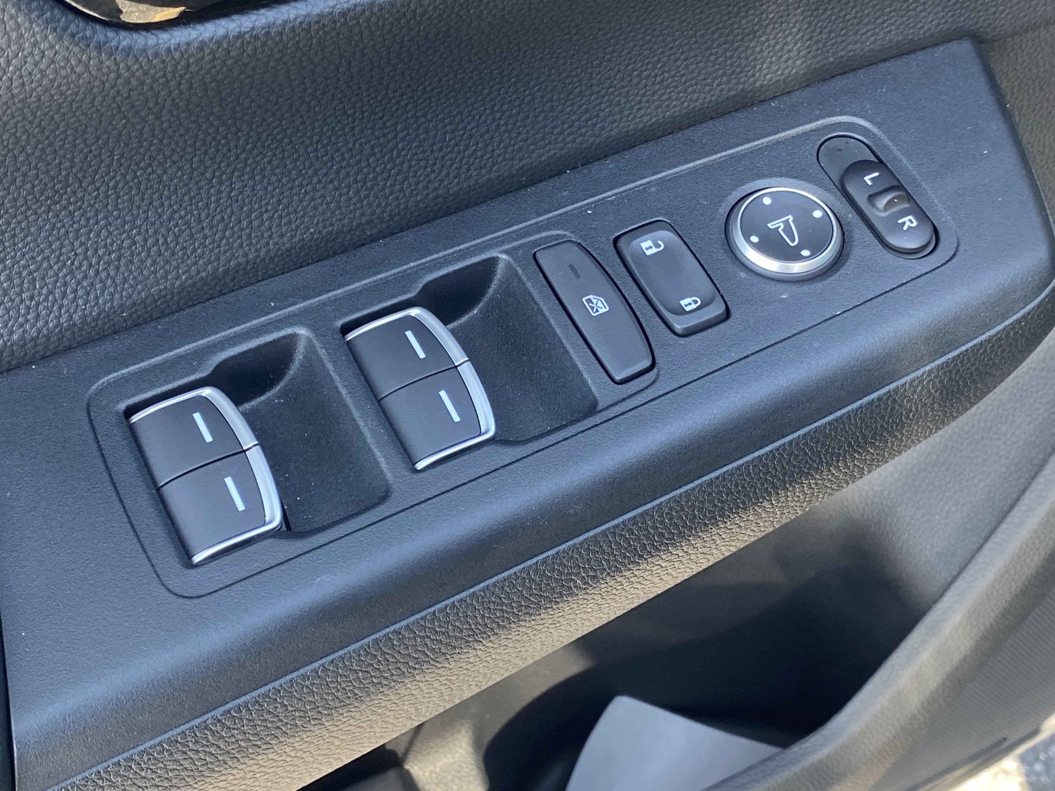 Certified 2025 Honda CR-V EX-L image 17