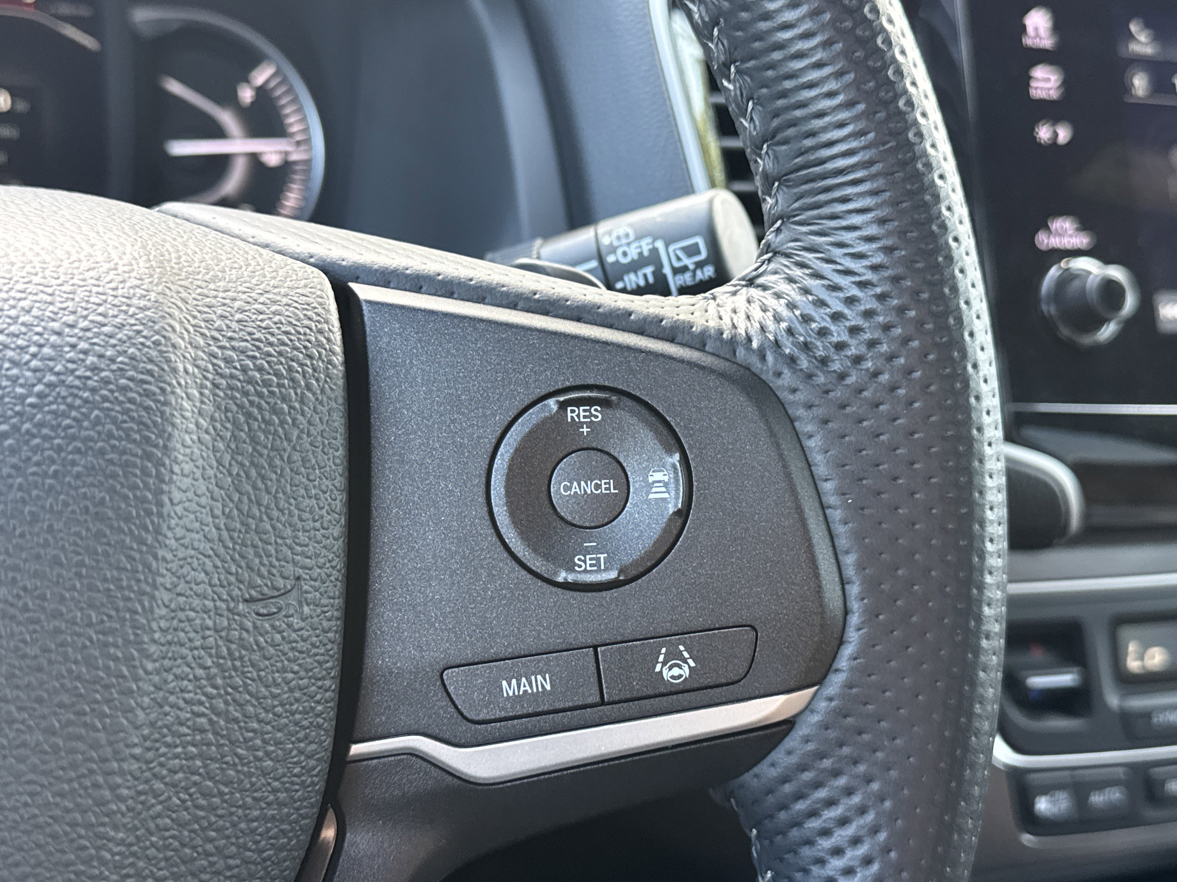 Used 2025 Honda Passport EX-L image 19