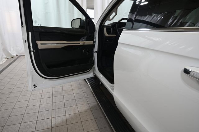 Used 2024 Ford Expedition Max Platinum AWD/4WD image 24