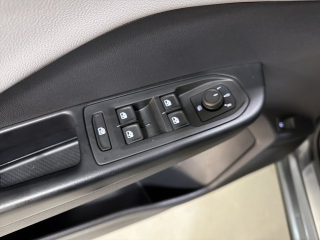Certified 2022 Volkswagen Taos SE AWD/4WD image 19