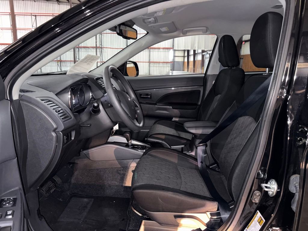 Used 2025 Mitsubishi Outlander Sport ES image 17