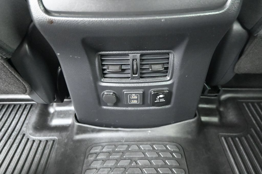 Used 2024 Nissan Titan SV w/ SV Convenience Package AWD/4WD image 33