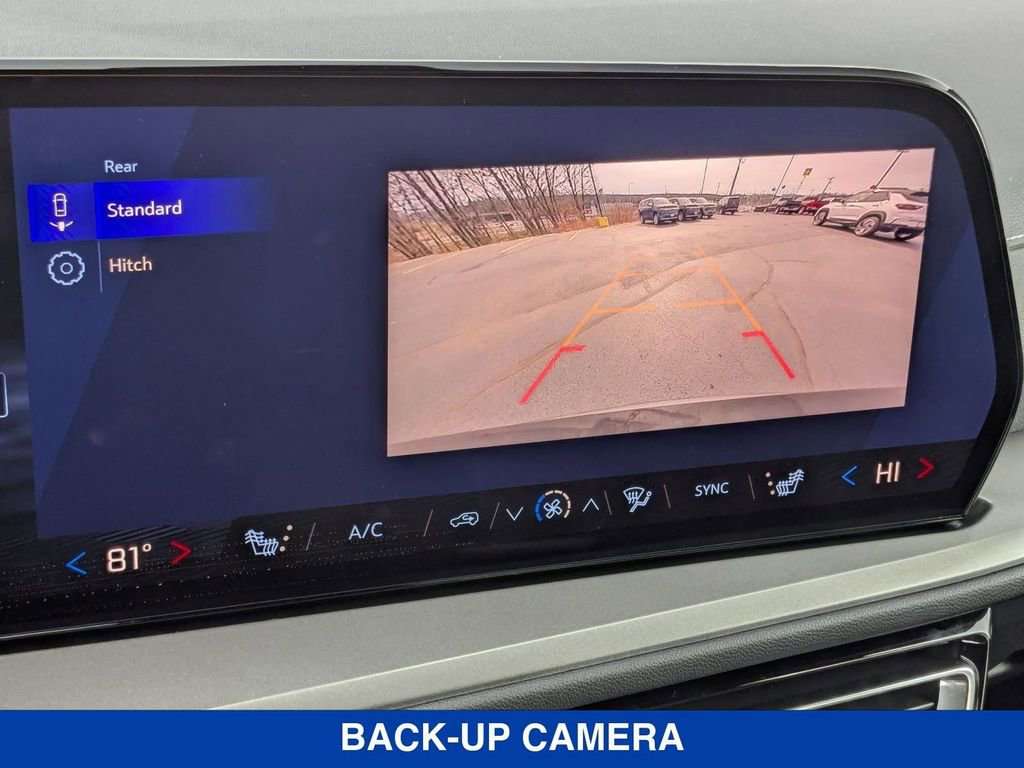 New 2026 Chevrolet Traverse LT w/ Sun and Wheel Package FWD image 20