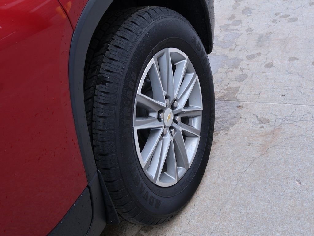 Used 2023 Chevrolet Traverse LT image 43