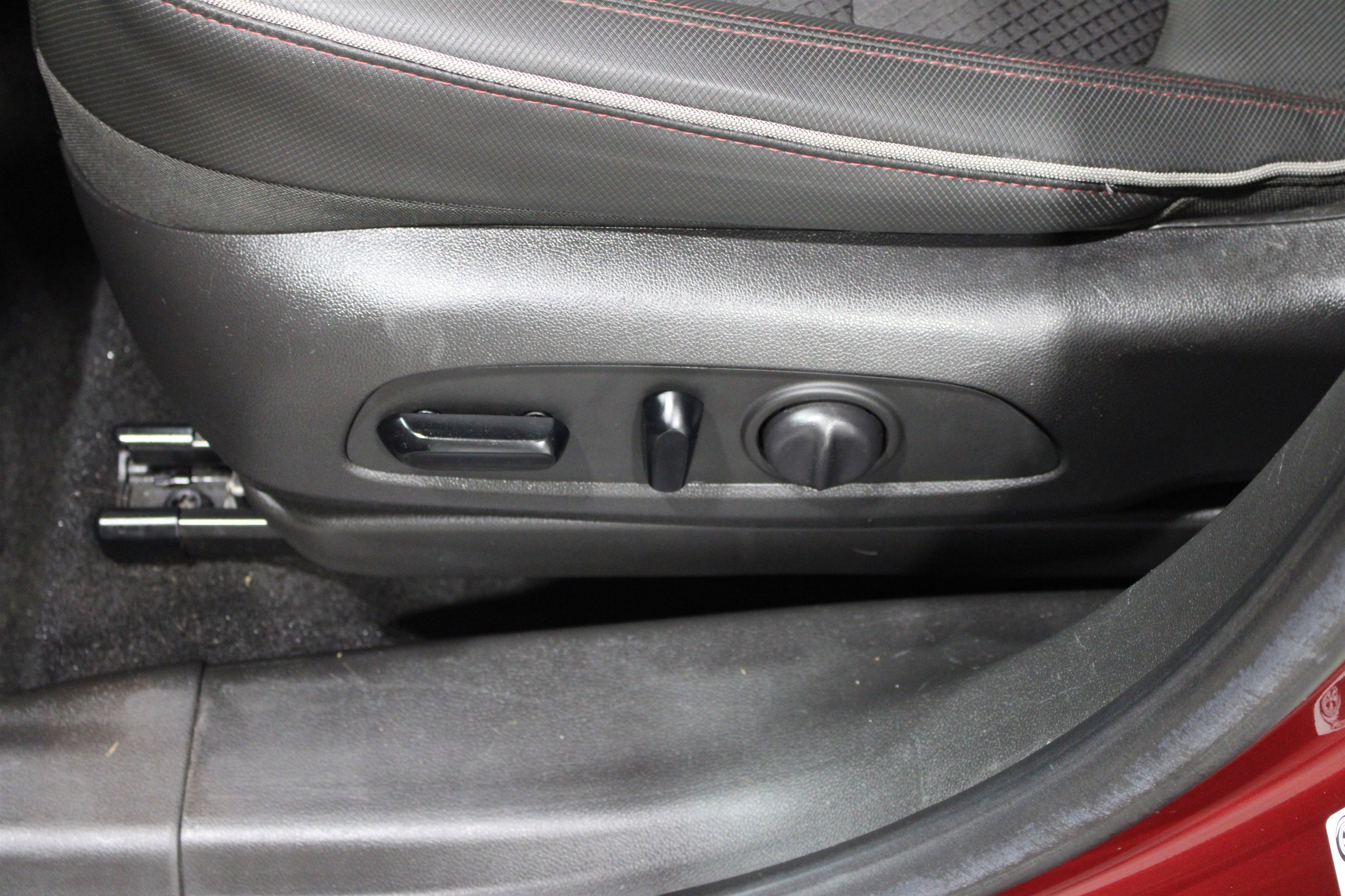 Used 2022 Chevrolet TrailBlazer RS w/ Sun and Liftgate Package image 5