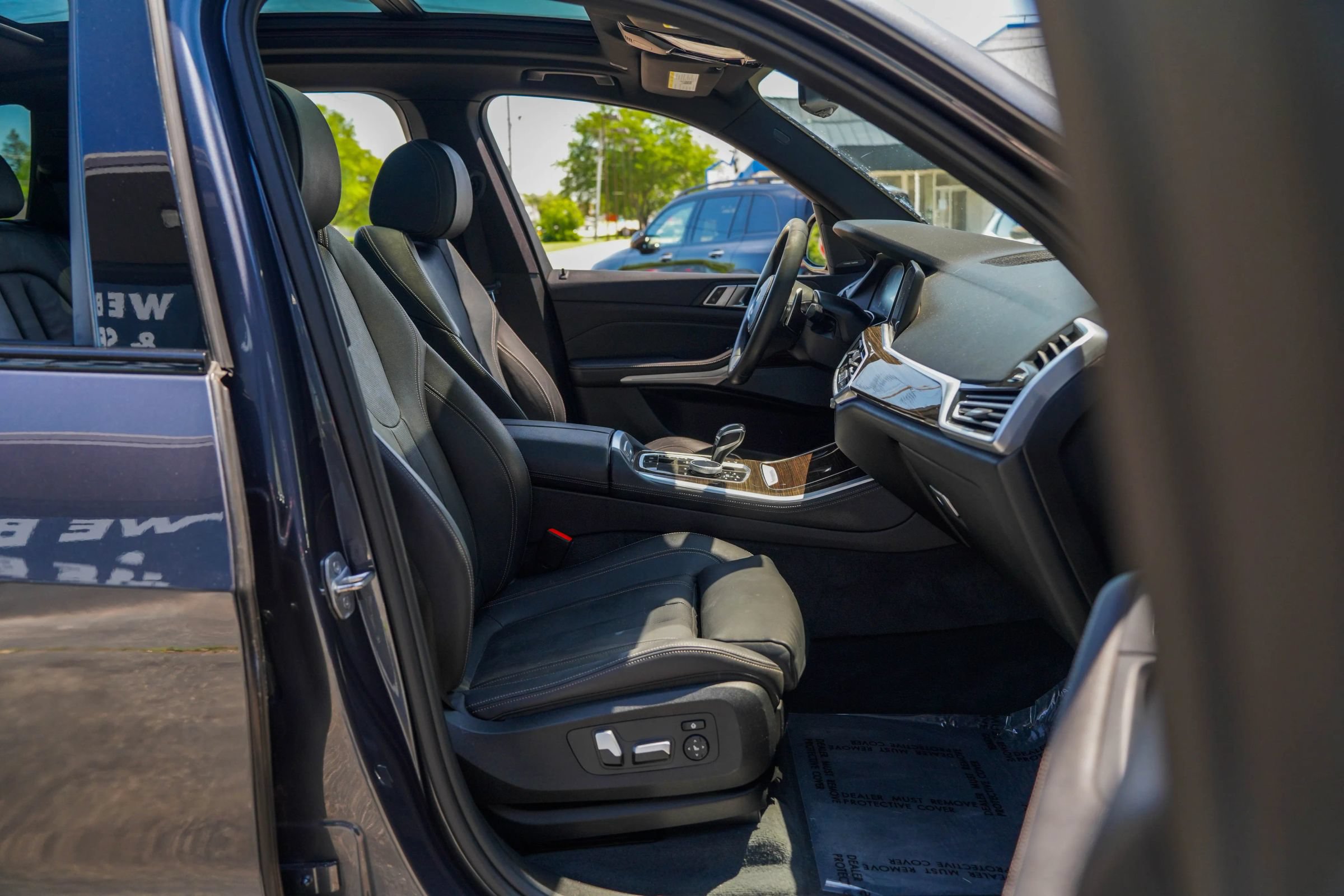 Used 2019 BMW X5 xDrive40i w/ M Sport Package AWD/4WD image 29
