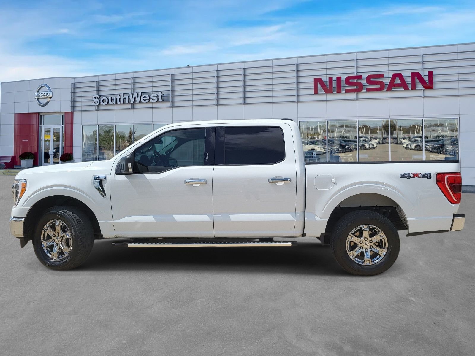 Used 2023 Ford F150 XLT w/ Equipment Group 302A High AWD/4WD image 9