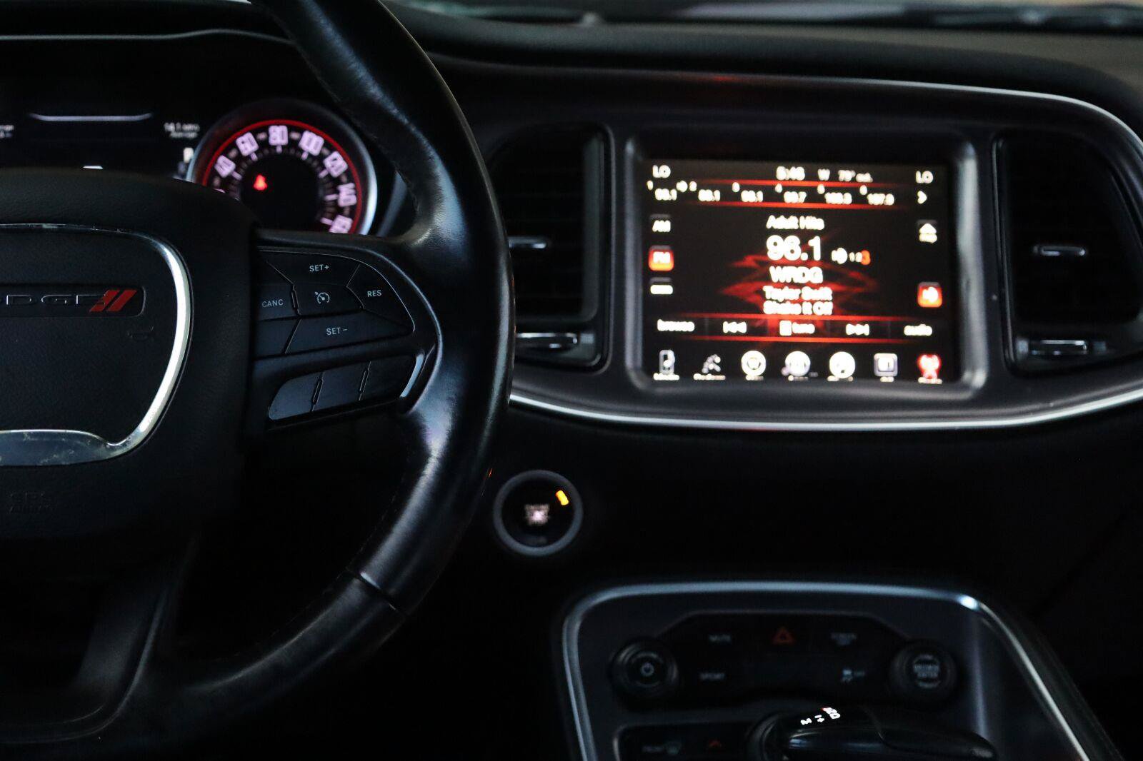 Used 2017 Dodge Challenger R/T RWD image 28