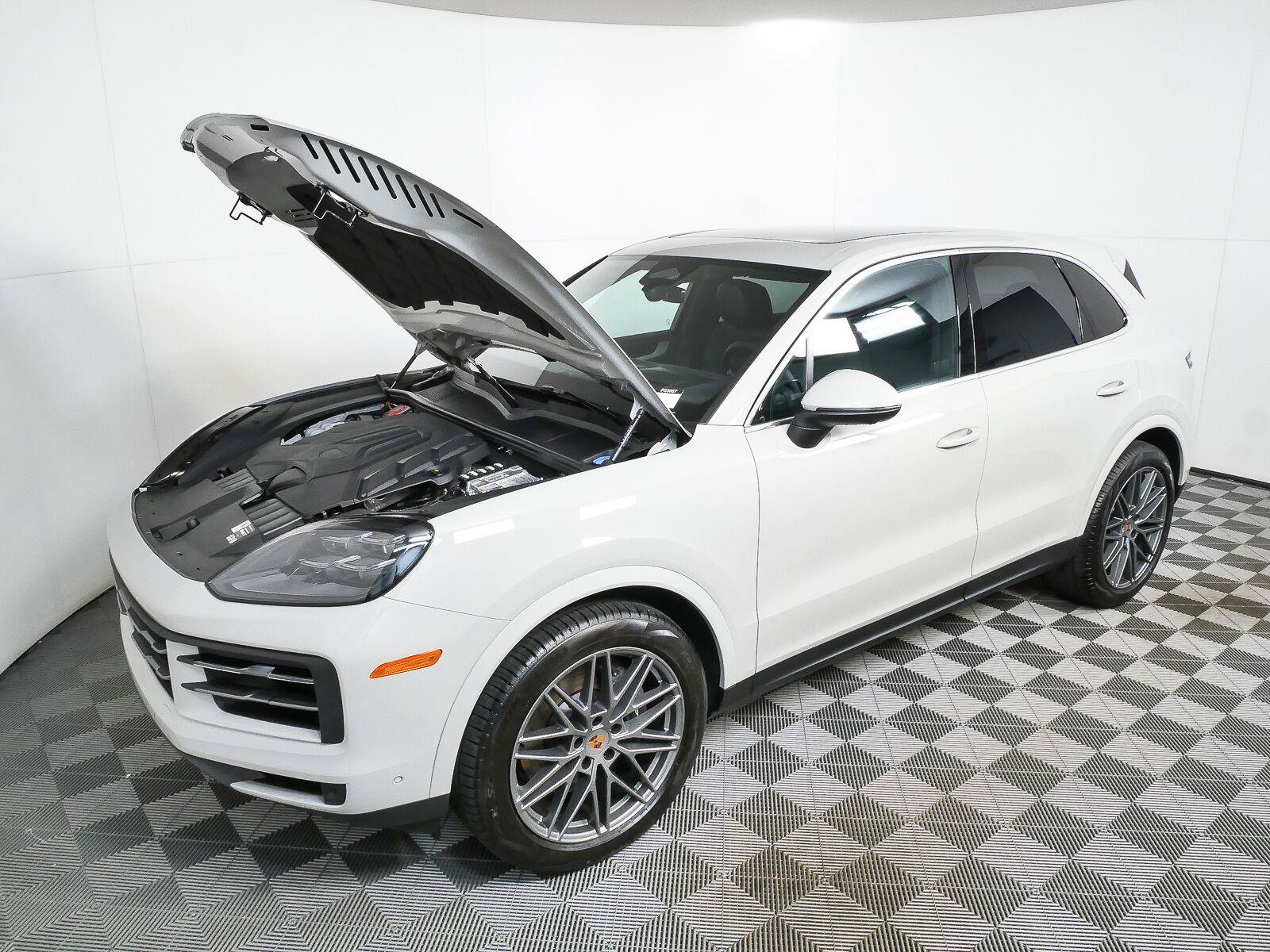 New 2026 Porsche Cayenne AWD/4WD image 33