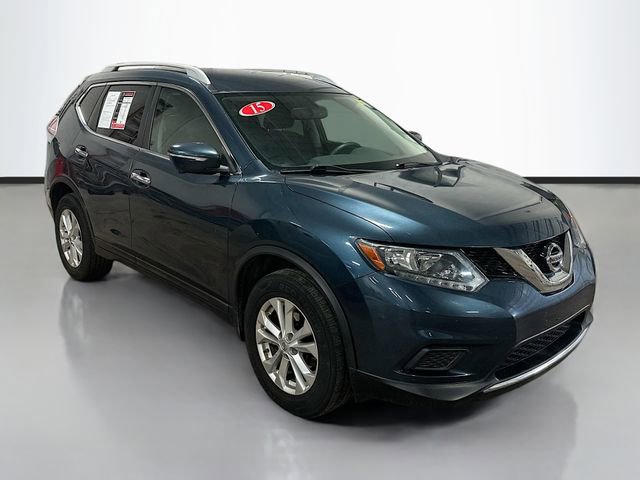 Used 2015 Nissan Rogue SV w/ SV Premium Package image 3
