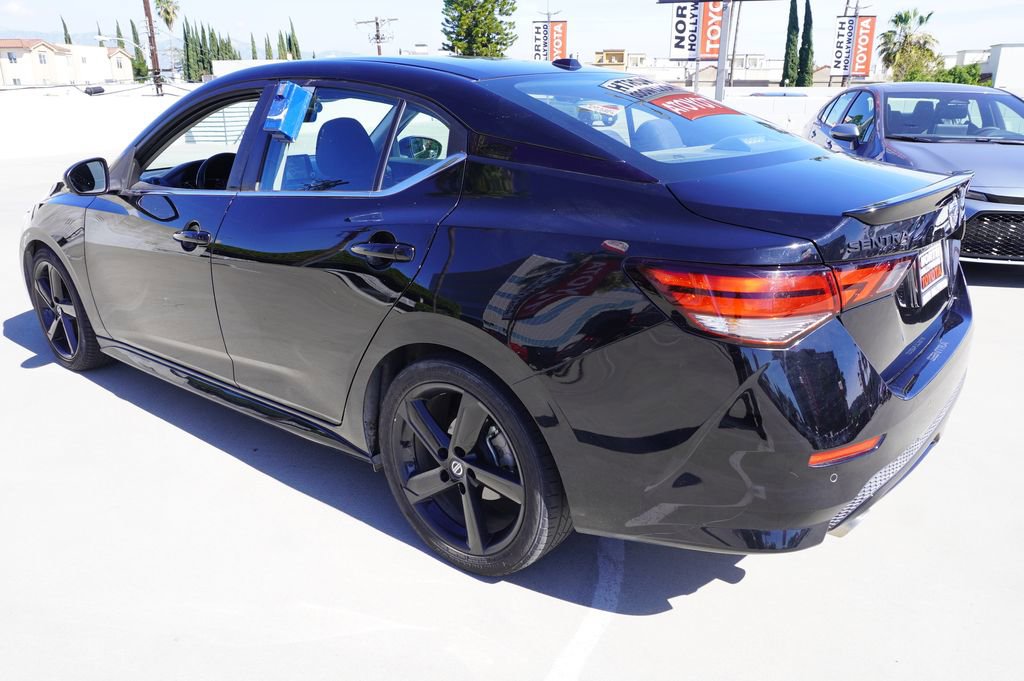 Used 2022 Nissan Sentra SR w/ Midnight Edition image 6