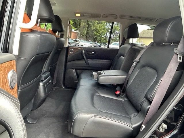 Used 2017 INFINITI QX80 4WD w/ Driver Assistance Package image 18