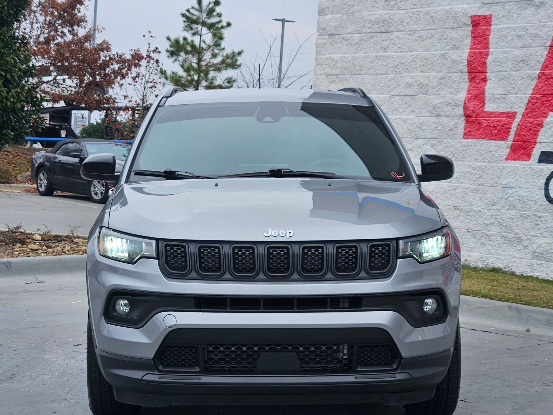 Used 2023 Jeep Compass Latitude w/ Convenience Group image 2