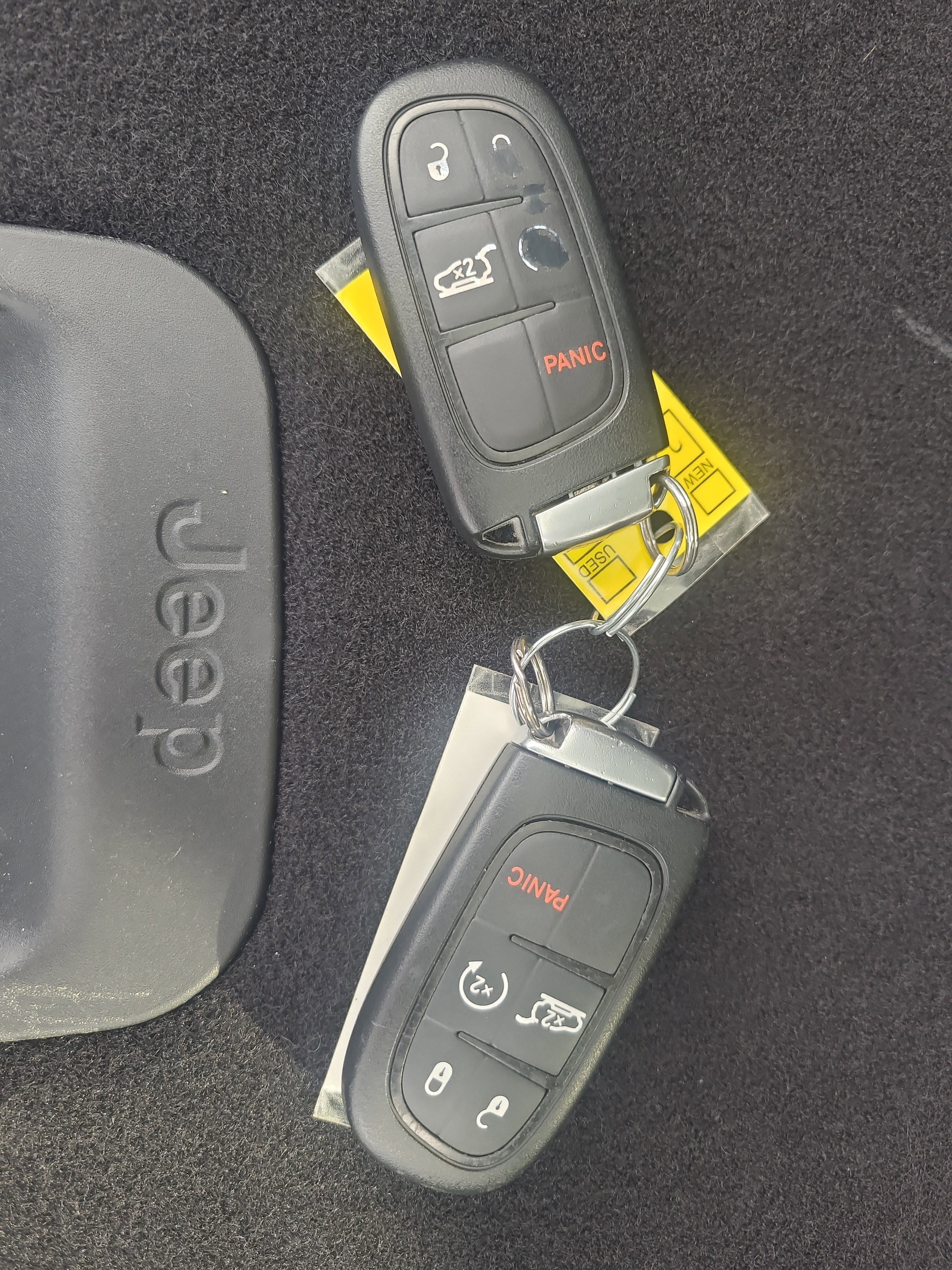 Used 2022 Jeep Cherokee Limited AWD/4WD image 32