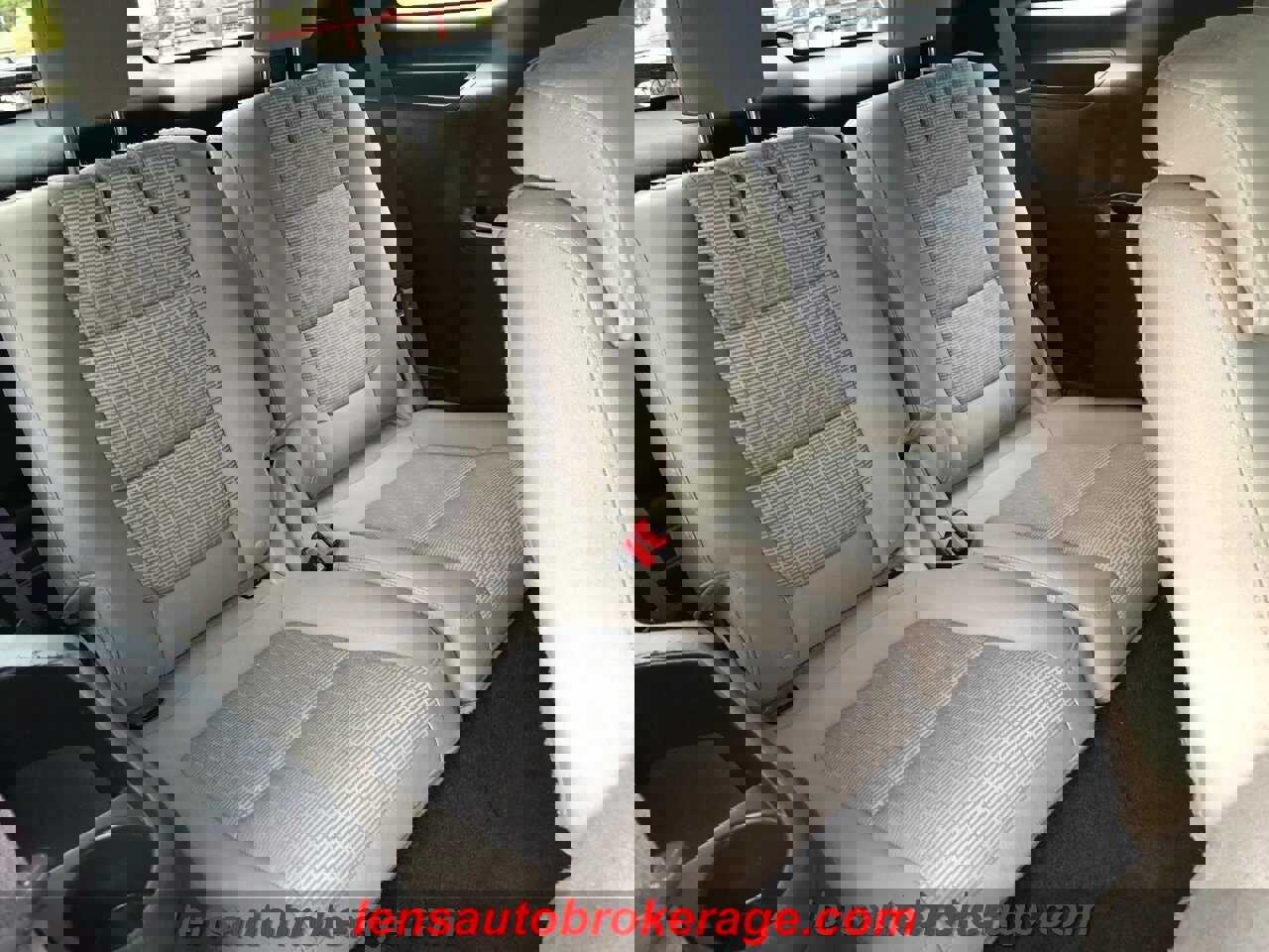 Used 2015 Ford Explorer XLT image 22