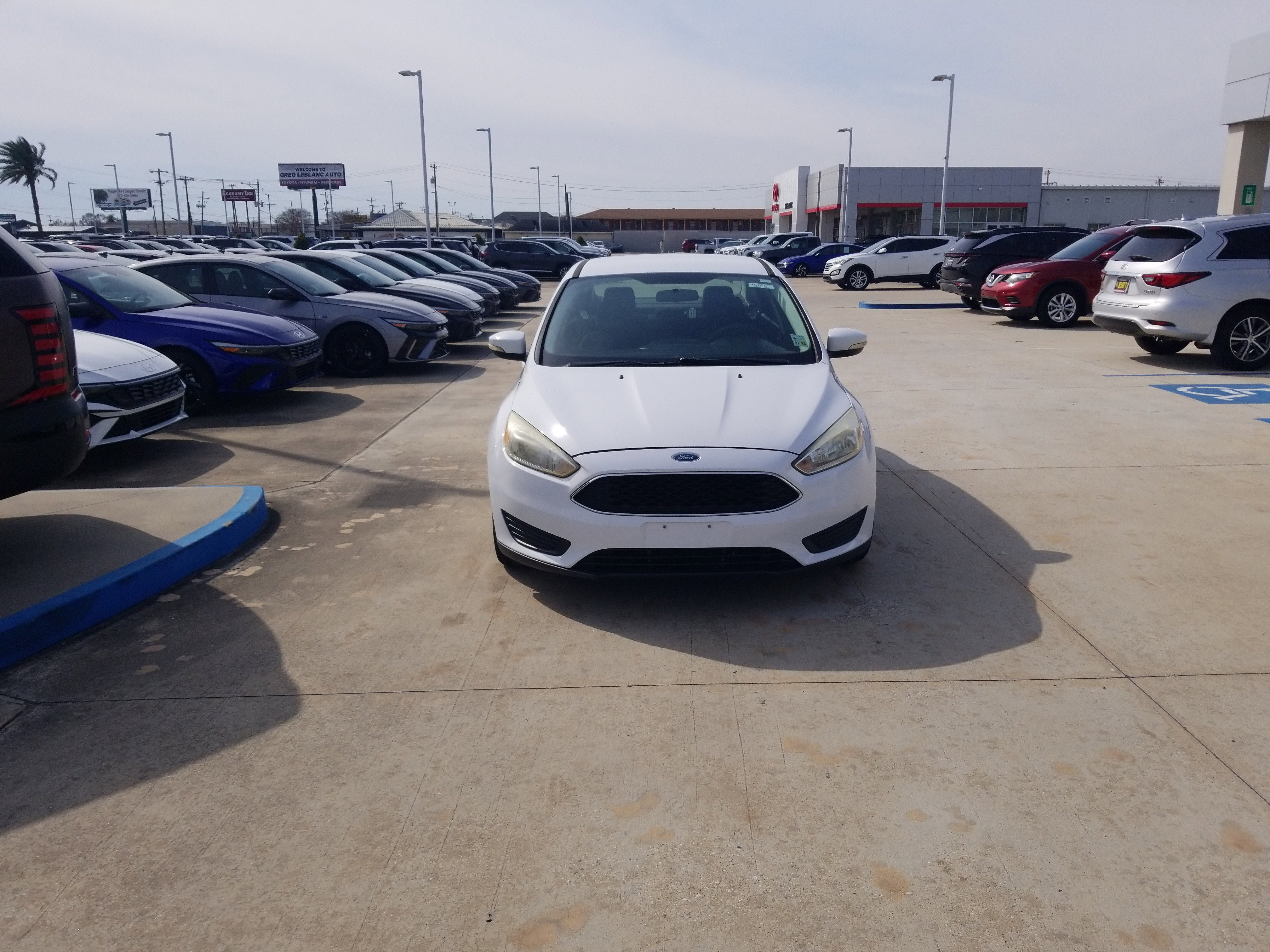 Used 2016 Ford Focus SE image 2