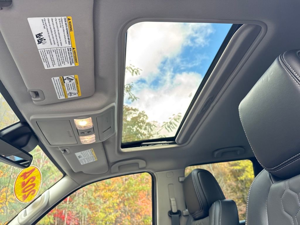 Used 2024 Nissan Frontier SL w/ Technology Package image 31