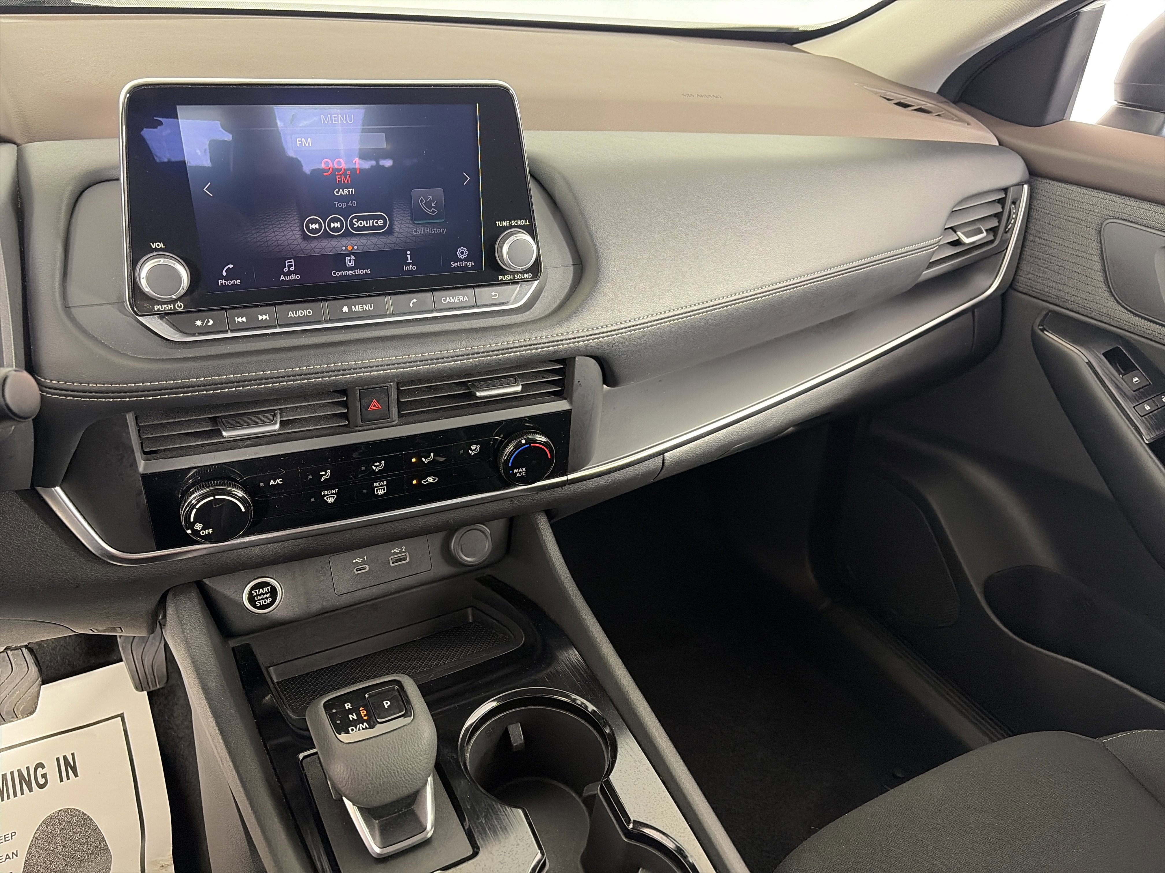 Used 2023 Nissan Rogue S image 4