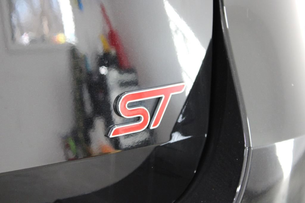 Used 2025 Ford Explorer ST image 17