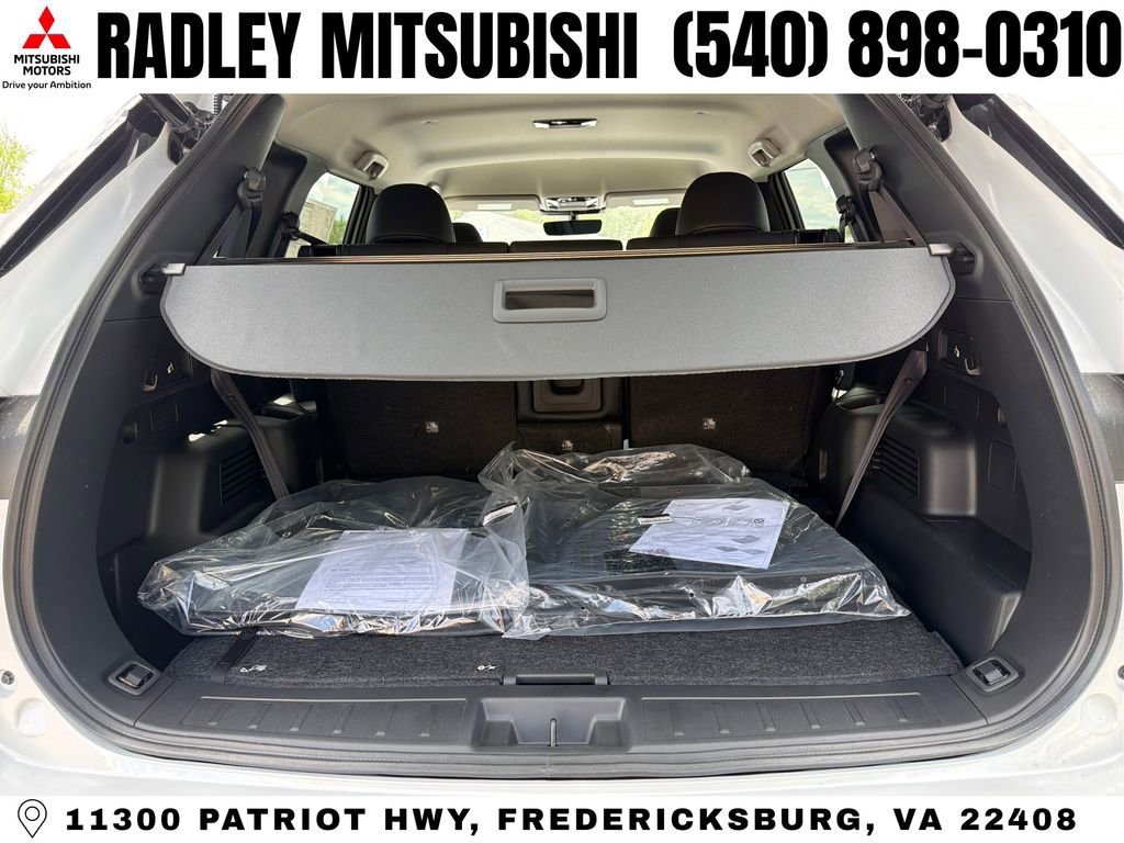 New 2026 Mitsubishi Outlander SE image 13