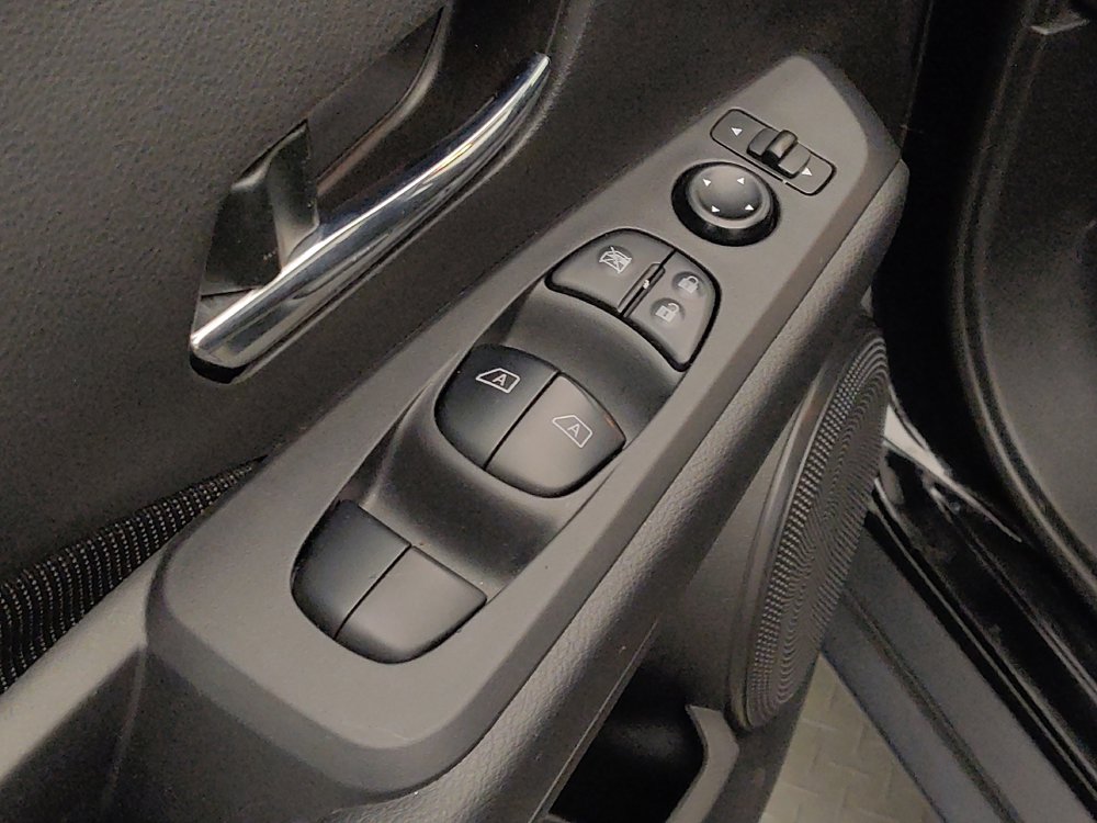 Used 2023 Nissan Kicks SV FWD image 27
