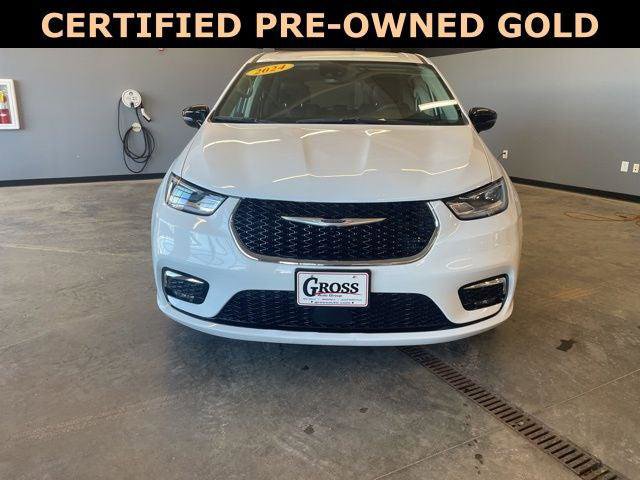 Certified 2024 Chrysler Pacifica Touring-L image 3