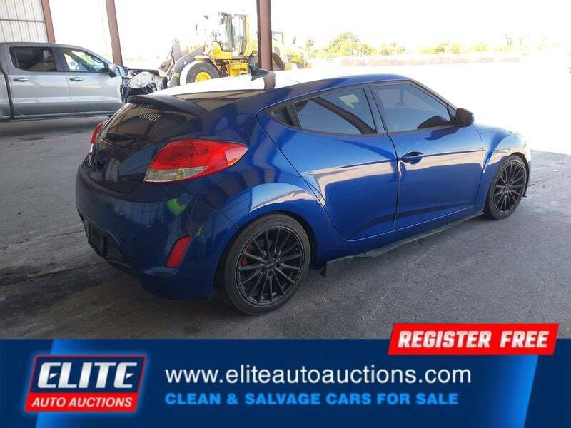 Used 2017 Hyundai Veloster Value Edition FWD image 8