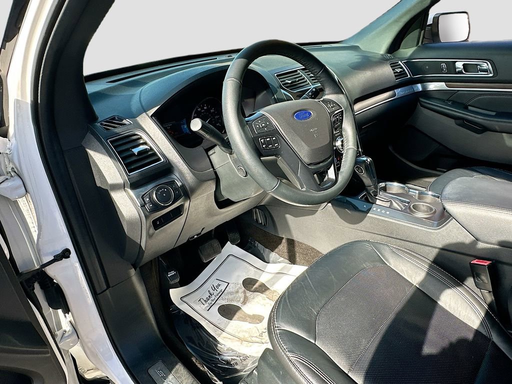 Used 2018 Ford Explorer Limited image 9