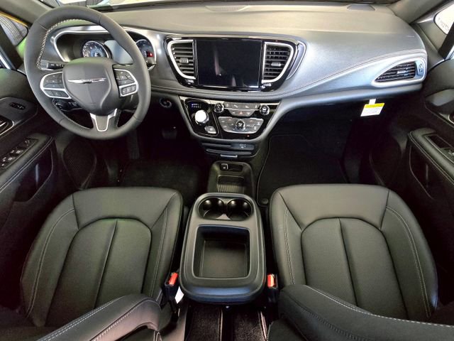 New 2026 Chrysler Pacifica Select image 9