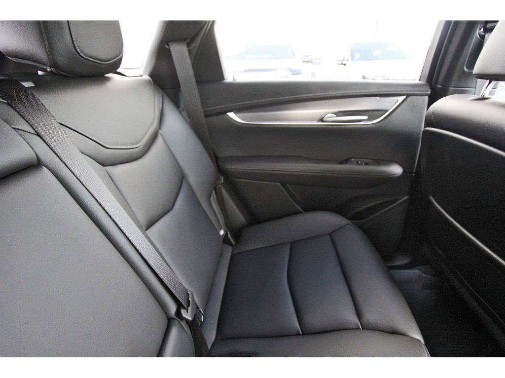 Certified 2025 Cadillac XT5 Luxury image 11