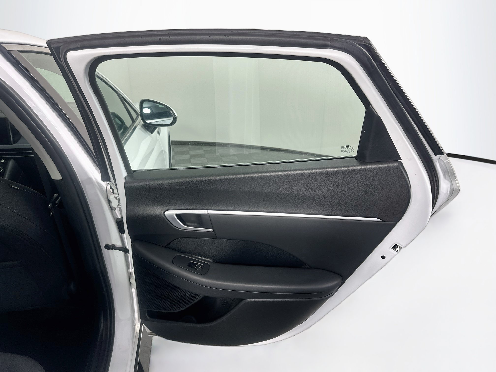 Used 2025 Hyundai Sonata SEL FWD image 30