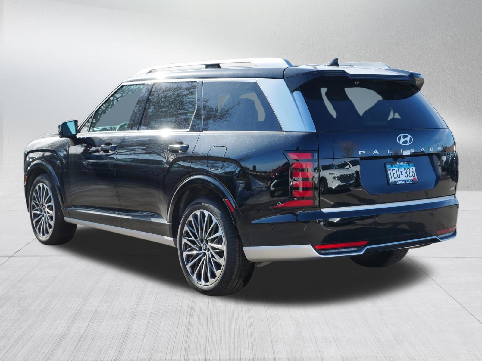 Used 2026 Hyundai Palisade Calligraphy image 5