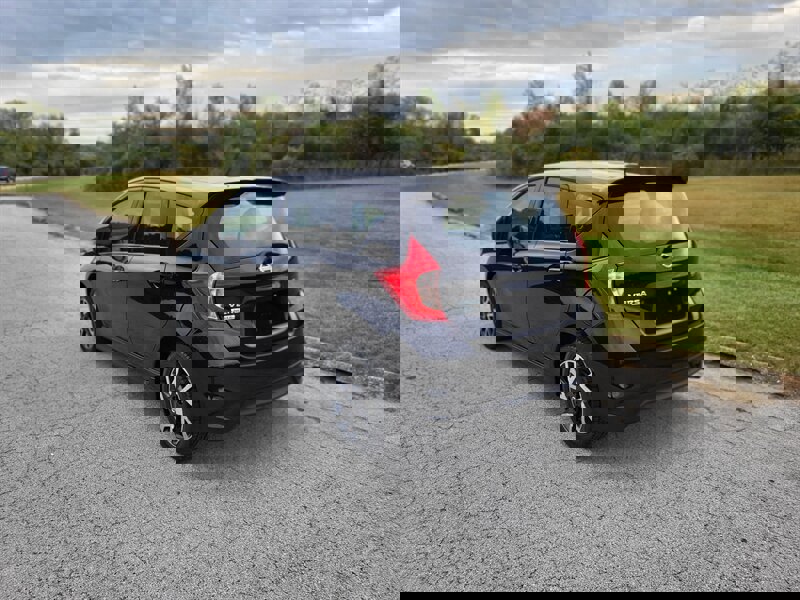 Used 2017 Nissan Versa Note SR image 8